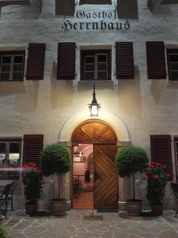 Gasthof Herrnhaus Brixlegg Exterior foto